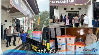 Polresta Pekanbaru Kawal Ketat Pergeseran Kotak Suara Hasil Pleno PPK Rumbai Barat dan Sail